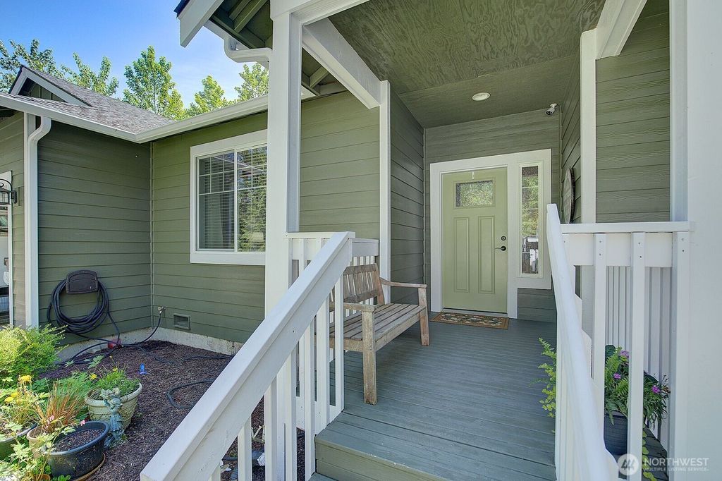 Photo of 16716 24th Street SE, Snohomish, WA 98290 (MLS # 2526125)