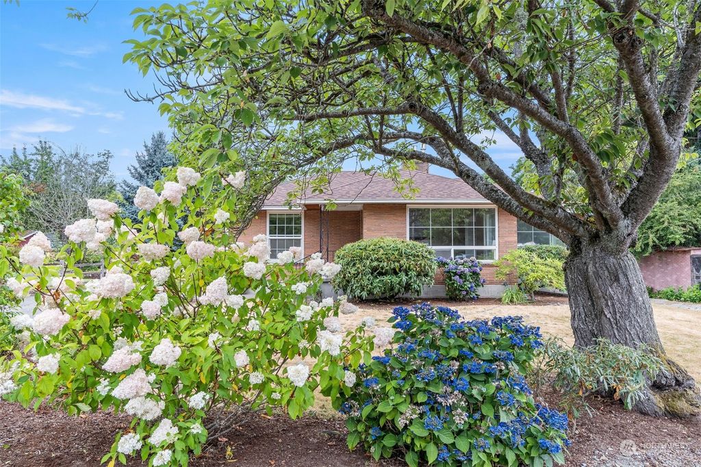 Photo of 10601 18th Avenue S, Seattle, WA 98168 (MLS # 2147215)
