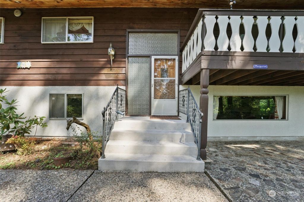 Photo of 5218 229th Avenue SE, Issaquah, WA 98029 (MLS # 2139731)