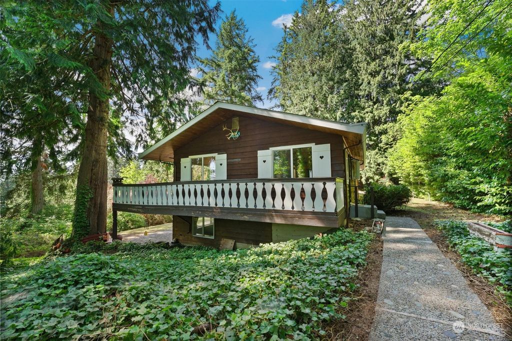 Photo of 5218 229th Avenue SE, Issaquah, WA 98029 (MLS # 2139731)