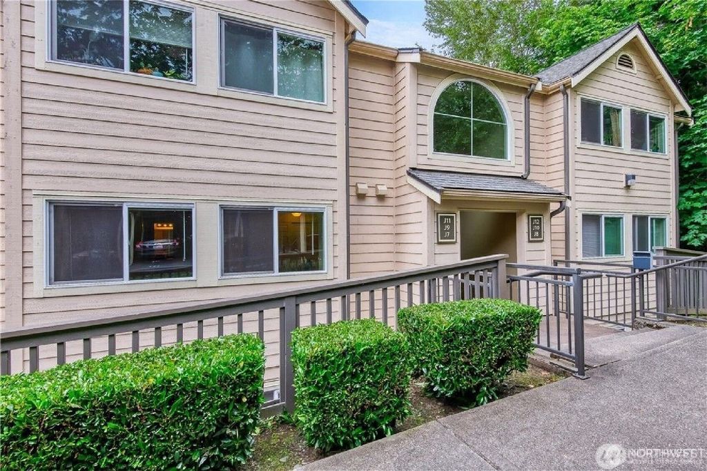 Photo of 13021 SE 38th Street #J8, Bellevue, WA 98006 (MLS # 2406905)