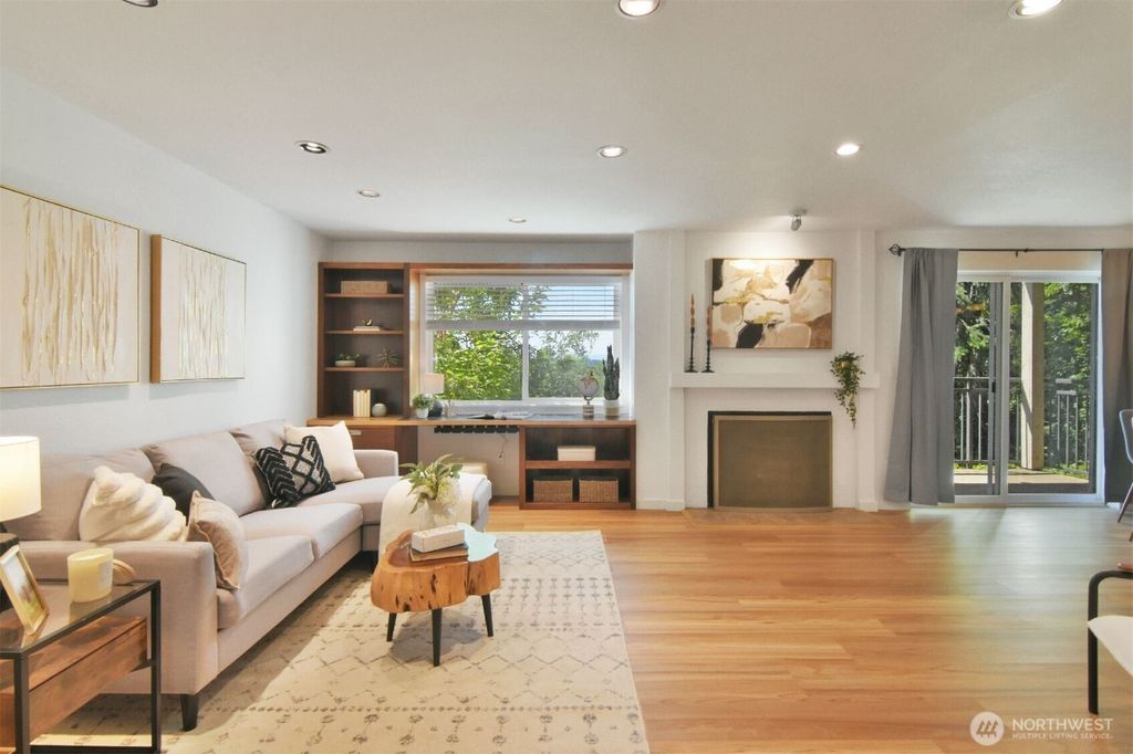 Photo of 13021 SE 38th Street #J8, Bellevue, WA 98006 (MLS # 2406905)