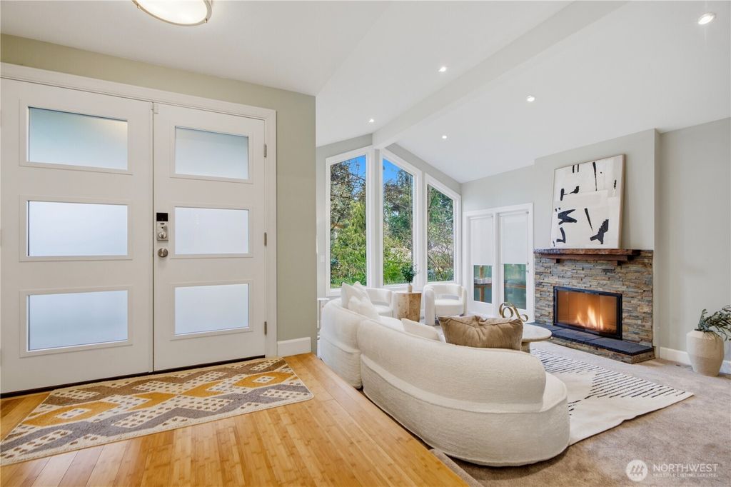 Photo of 15237 SE 48th Drive, Bellevue, WA 98006 (MLS # 2518695)