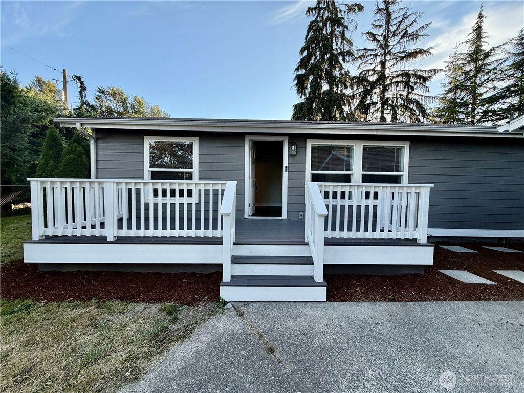 Photo of 1311 104th St E ST, Tacoma, WA 98445 (MLS # 2479324)