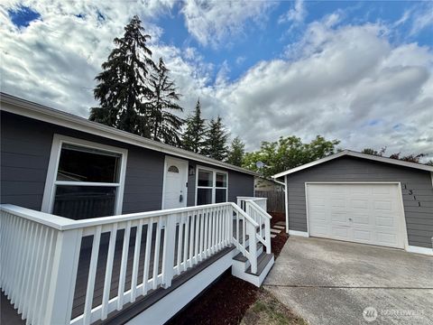 Photo of 1311 104th St E ST, Tacoma, WA 98445 (MLS # 2479324)