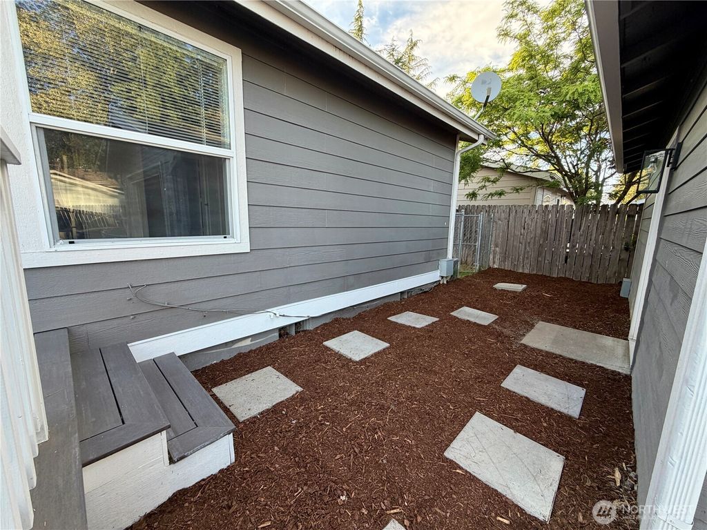 Photo of 1311 104th St E ST, Tacoma, WA 98445 (MLS # 2479324)