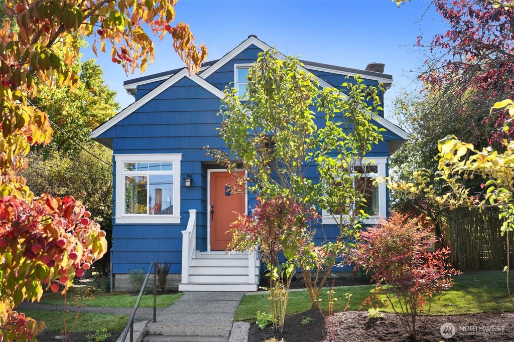 Photo of 919 N 76th Street, Seattle, WA 98103 (MLS # 2592480)