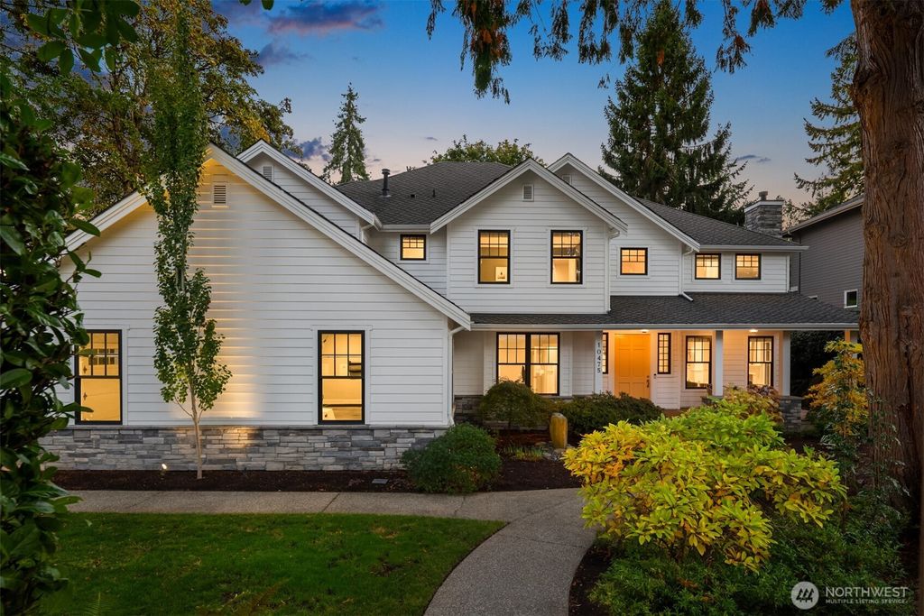 Photo of 10475 SE 23rd Street, Bellevue, WA 98004 (MLS # 2447780)