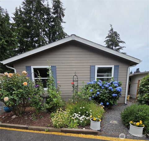 Photo of 4515 176th St Street SW #25, Lynnwood, WA 98037 (MLS # 2489323)