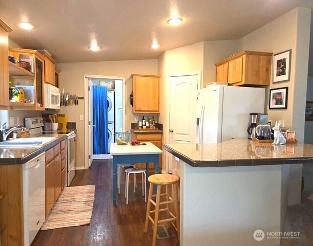 Photo of 4515 176th St Street SW #25, Lynnwood, WA 98037 (MLS # 2489323)