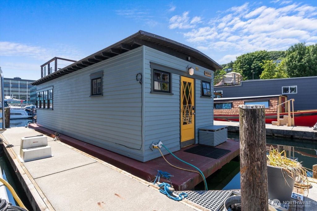 Photo of 1900 Westlake Avenue N #B7, Seattle, WA 98109 (MLS # 2534036)