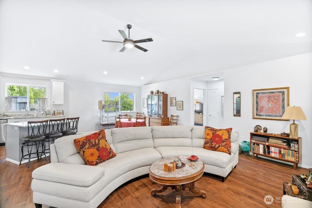 6 SE 16th Street