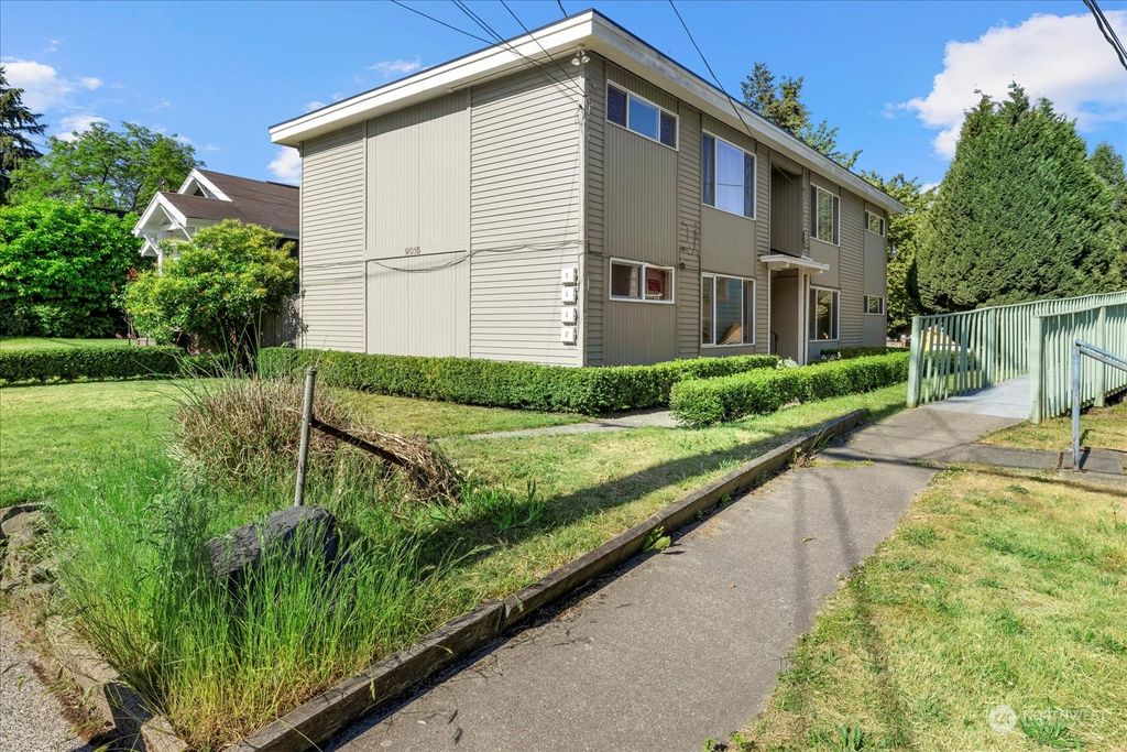 Photo of 9015 9th Avenue SW, Seattle, WA 98106 (MLS # 2256250)