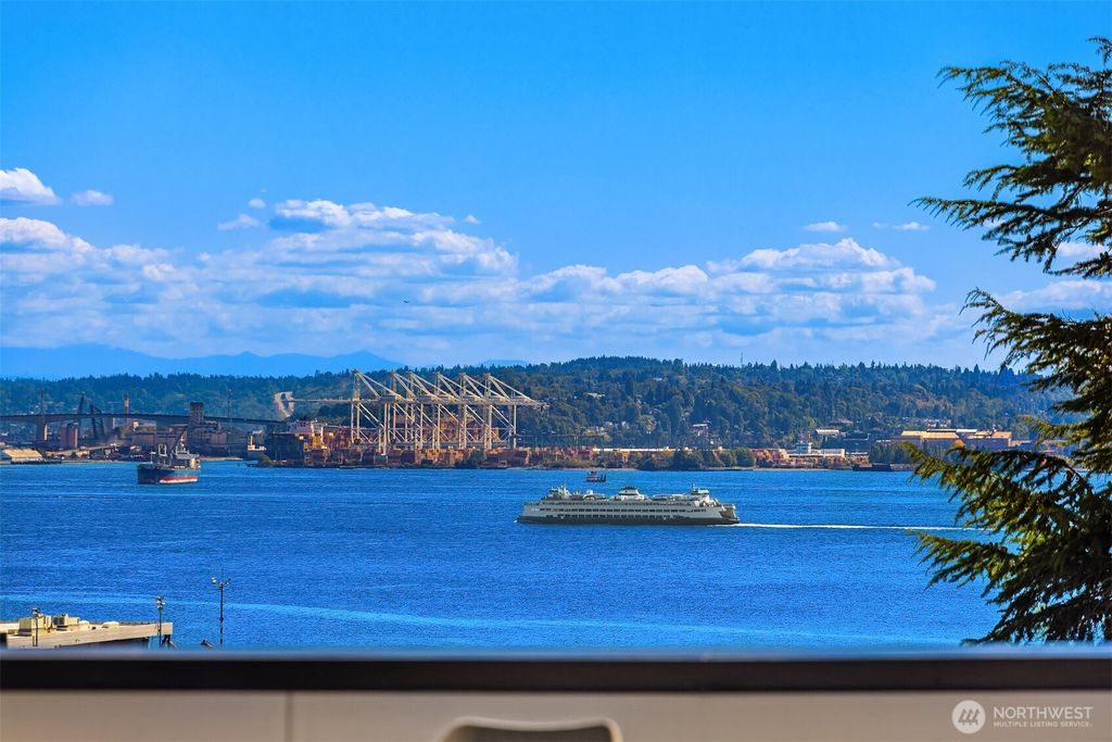 Photo of 2344 W Plymouth Street #B, Seattle, WA 98199 (MLS # 2423936)