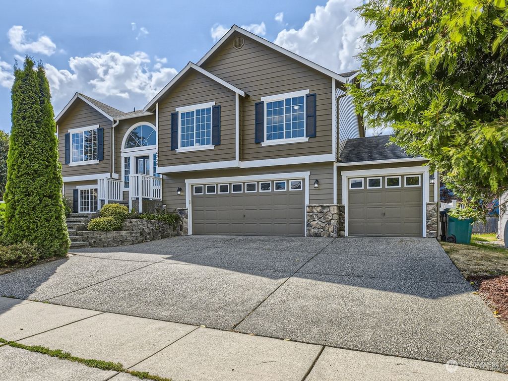 Photo of 14230 14th Avenue W, Lynnwood, WA 98087 (MLS # 2150634)