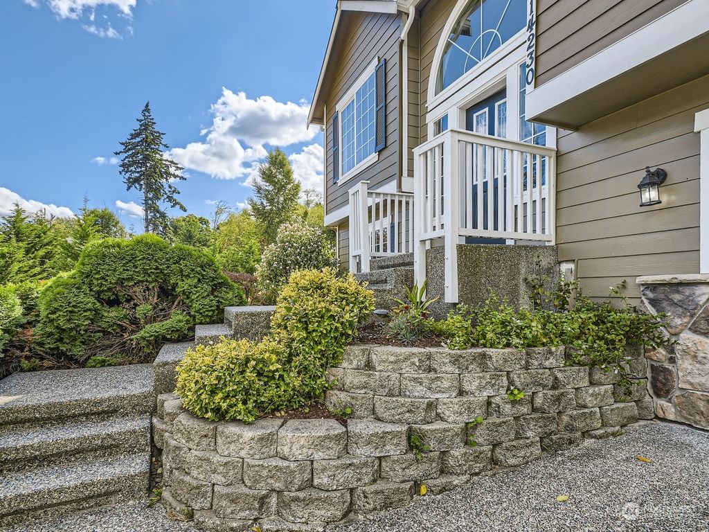 Photo of 14230 14th Avenue W, Lynnwood, WA 98087 (MLS # 2150634)