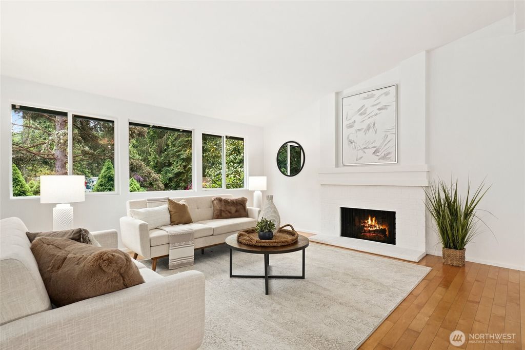 Photo of 3524 170th Avenue NE, Bellevue, WA 98008 (MLS # 2521641)