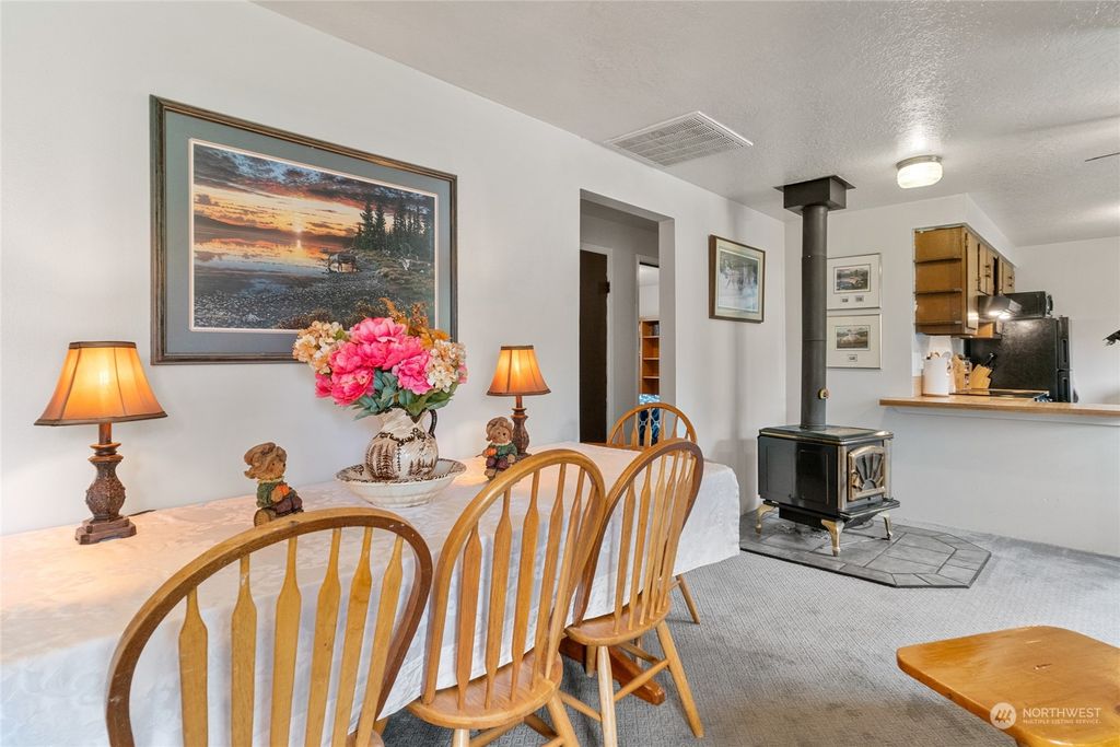 listing image 9365160380201637664