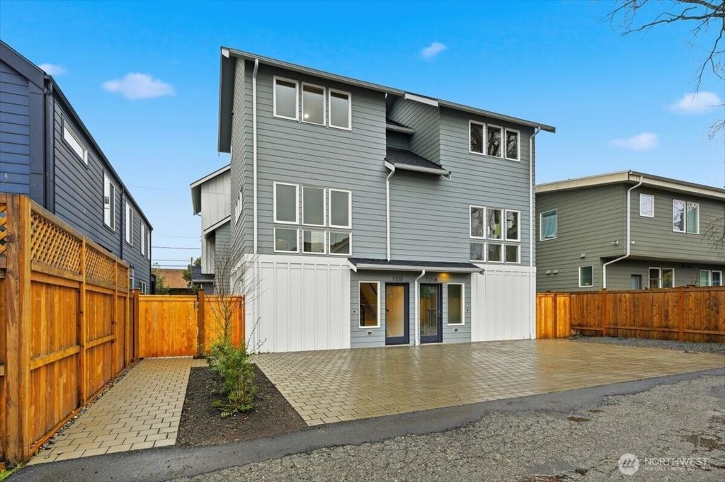 Photo of 7320 11th Avenue NE, Seattle, WA 98115 (MLS # 2466496)