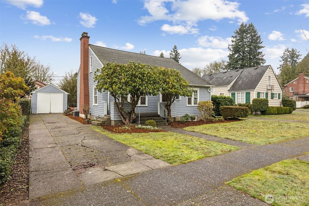Photo of 2305 Columbia Street SW, Olympia, WA 98501 (MLS # 2475734)