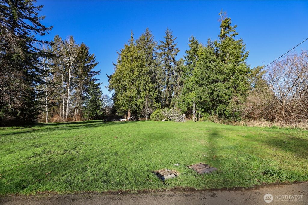Photo of 302 W Farrell Street, Aberdeen, WA 98520 (MLS # 2476092)