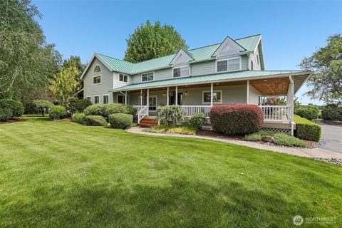 Photo of 298 Roberson Road, Woodland, WA 98674 (MLS # 2522138)