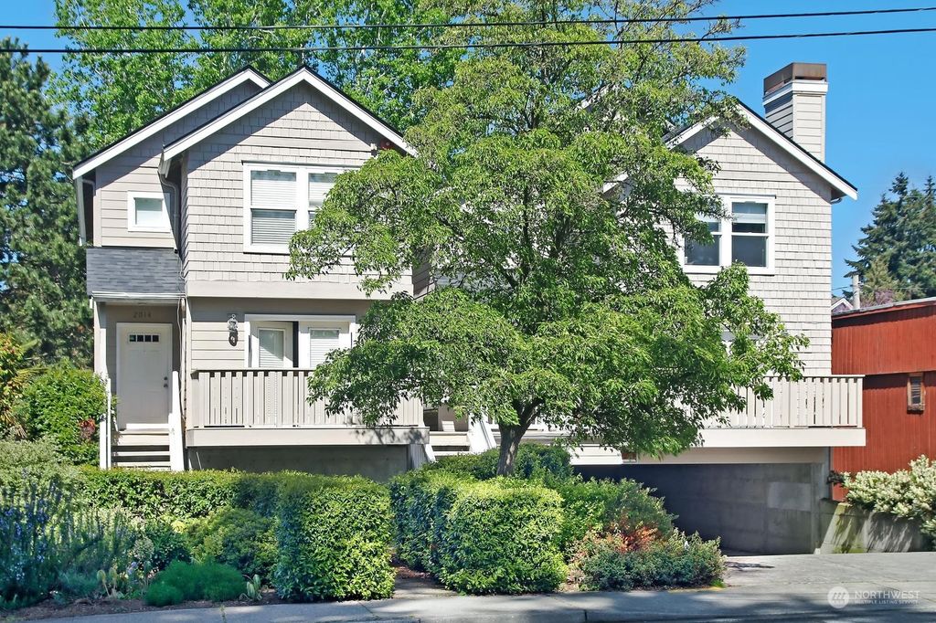Photo of 2006 NW 196th Street #1, Shoreline, WA 98177 (MLS # 2063608)