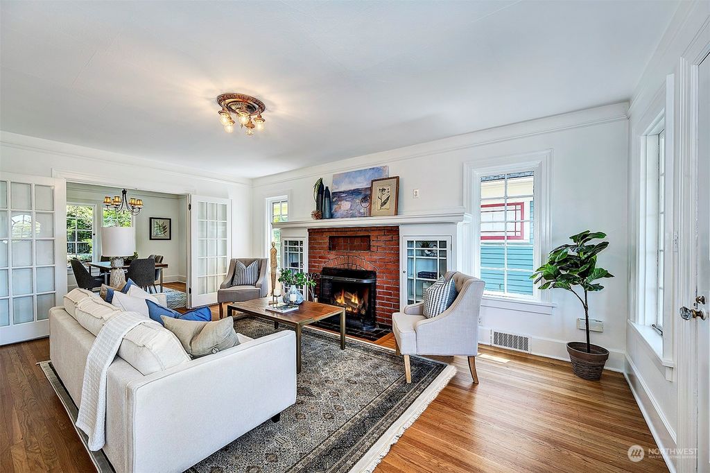 Photo of 6234 28th Avenue NE, Seattle, WA 98115 (MLS # 2134612)