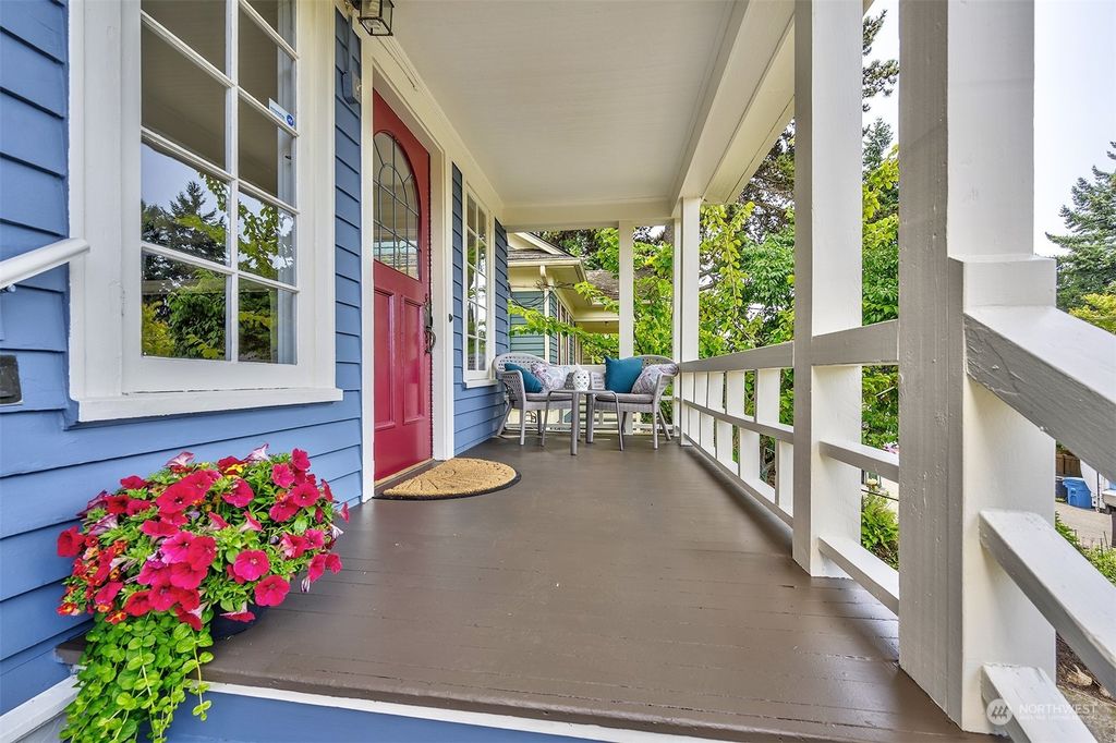 Photo of 6234 28th Avenue NE, Seattle, WA 98115 (MLS # 2134612)