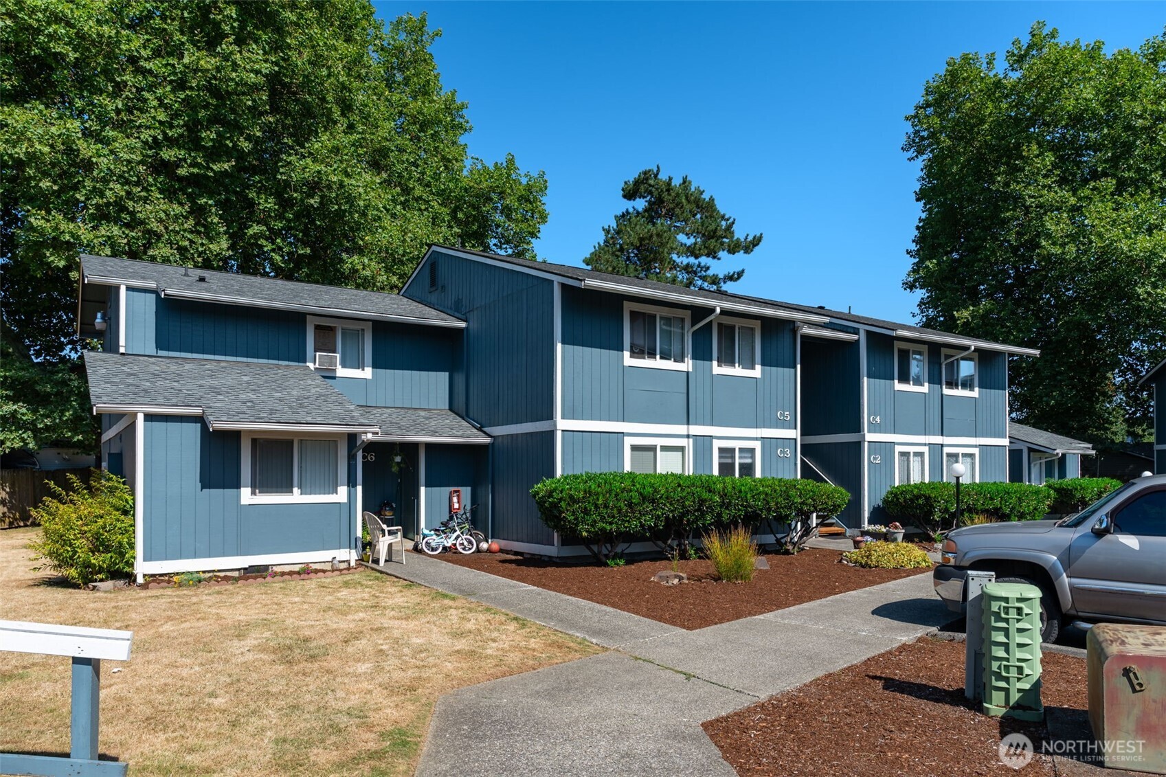 700 W Maple Street