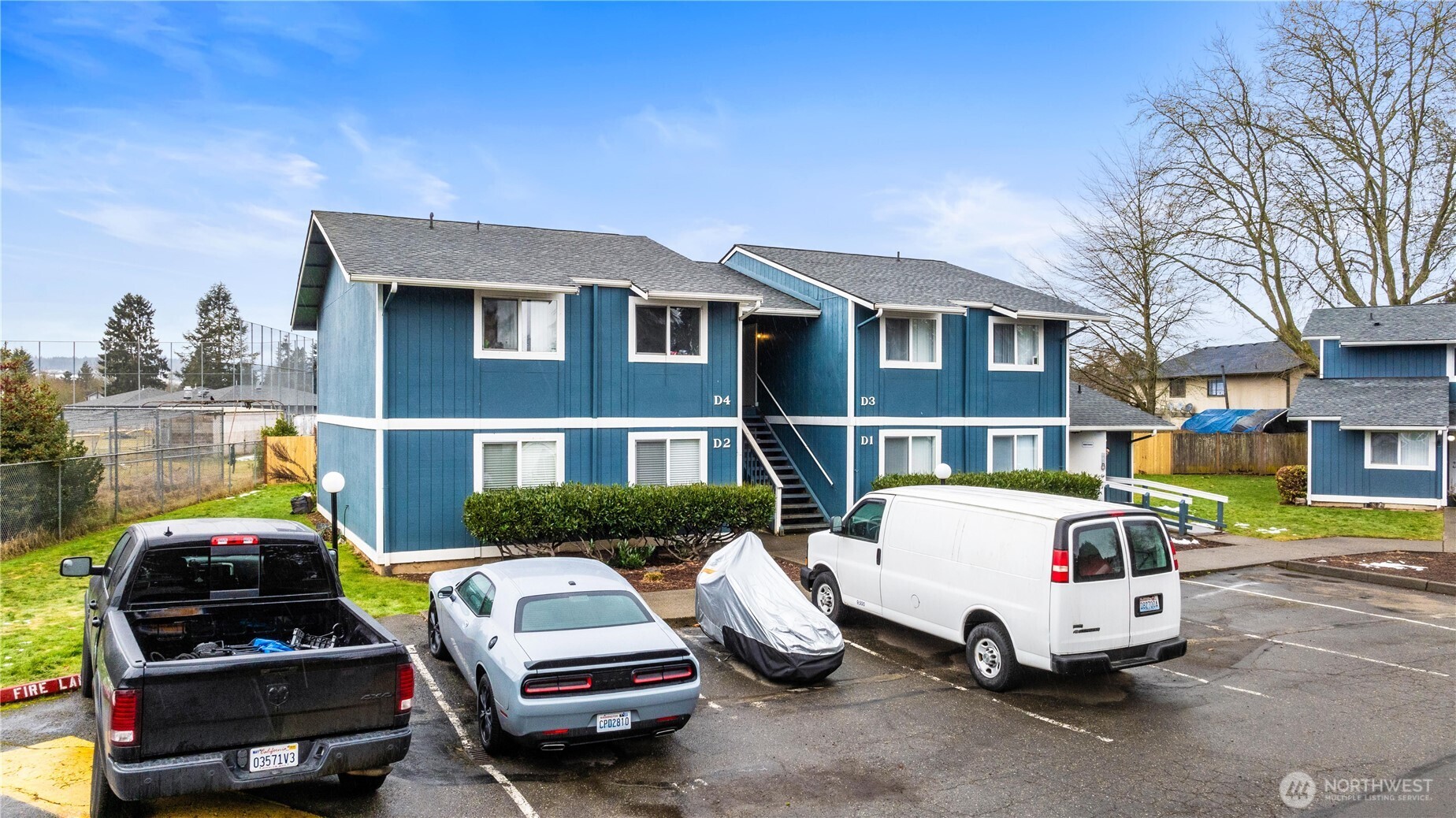 700 W Maple Street