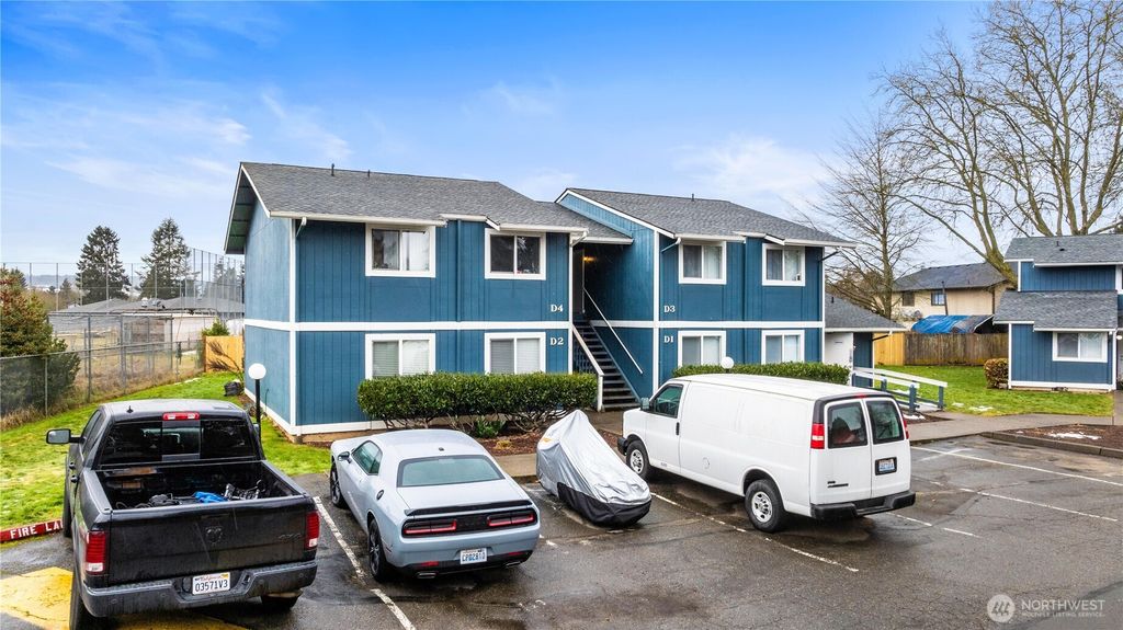 Photo of 700 W Maple Street, Monroe, WA 98272 (MLS # 2434987)
