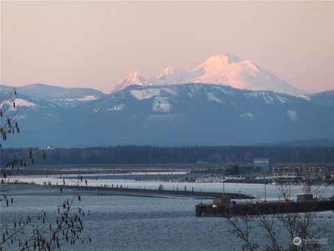 A home in Everett