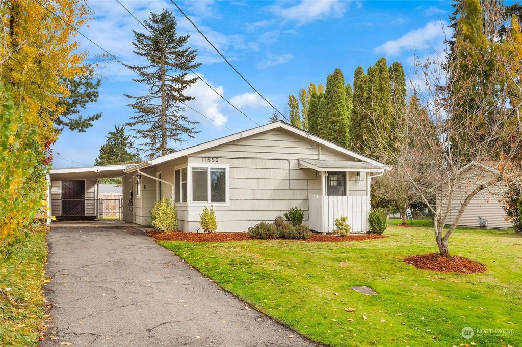 Photo of 11852 SE 170th Place, Renton, WA 98058 (MLS # 2305235)