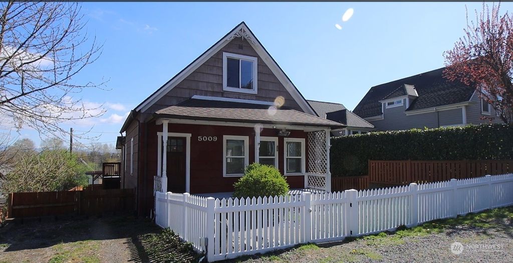 Photo of 5009 S 3rd Avenue, Everett, WA 98203 (MLS # 2213976)