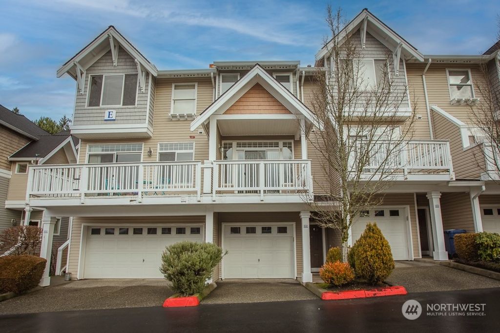Photo of 23120 SE Black Nugget Road #E2, Issaquah, WA 98029 (MLS # 2193018)