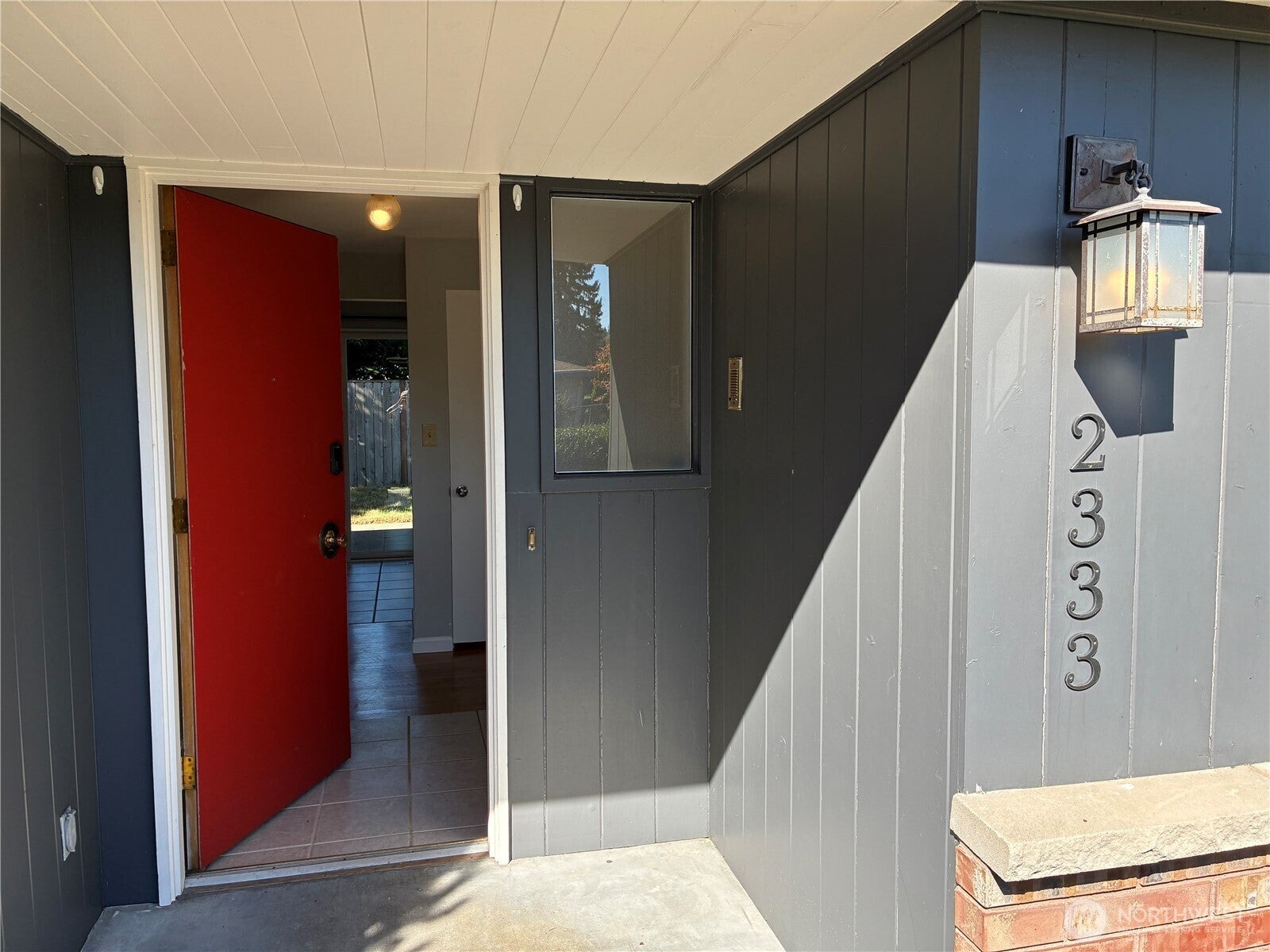 2333 Edmunds Avenue NE