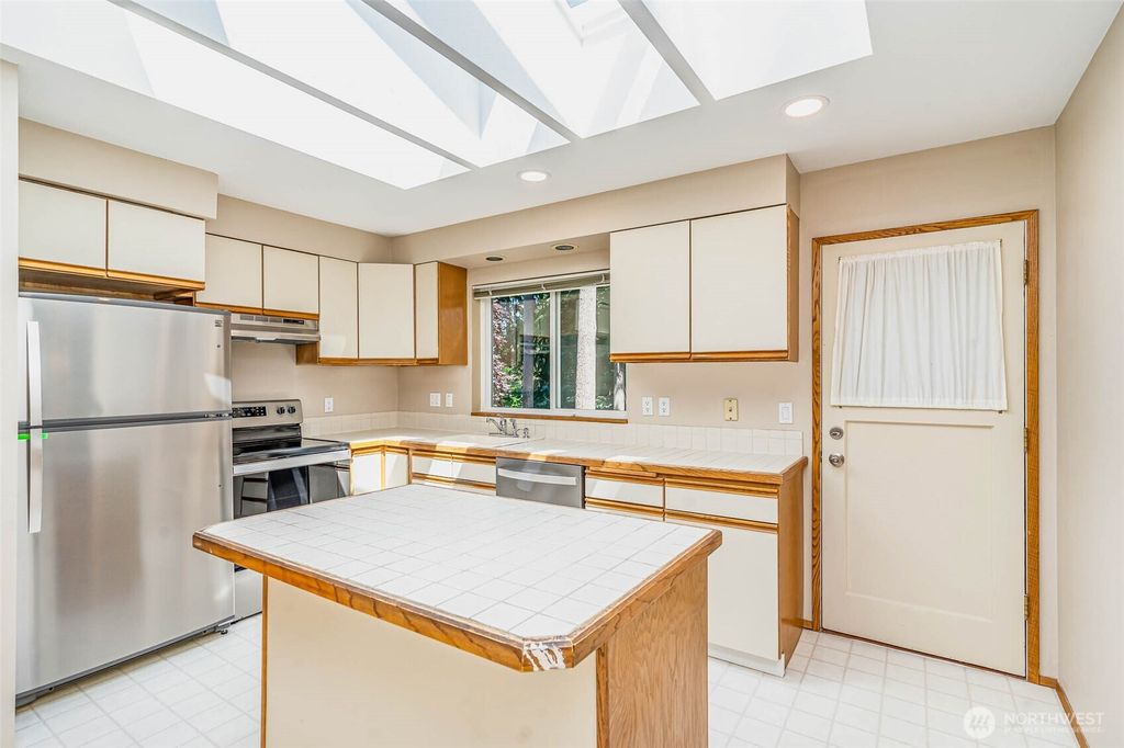 Photo of 4256 163rd Avenue SE, Bellevue, WA 98006 (MLS # 2468144)