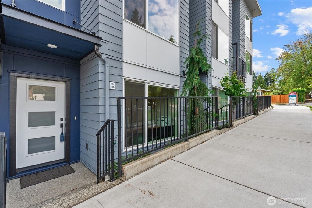 Photo of 14704 Meridian Avenue N #B, Shoreline, WA 98133 (MLS # 2559853)