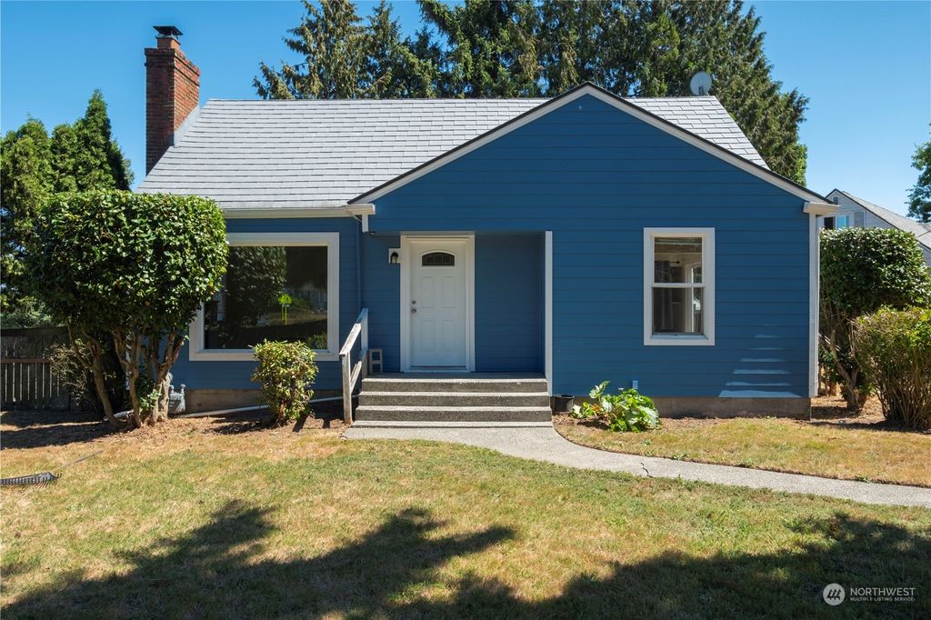 Photo of 13706 34th Avenue S, Tukwila, WA 98168 (MLS # 2149589)