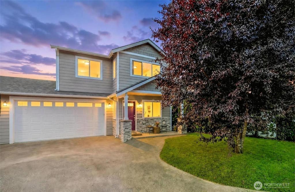 Photo of 706 83rd ave SE AVE, Lake Stevens, WA 98258 (MLS # 2566941)