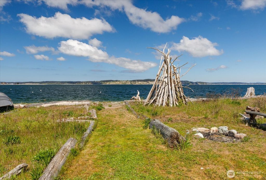Photo of 301 Snakelum Point Road, Coupeville, WA 98239 (MLS # 2527507)