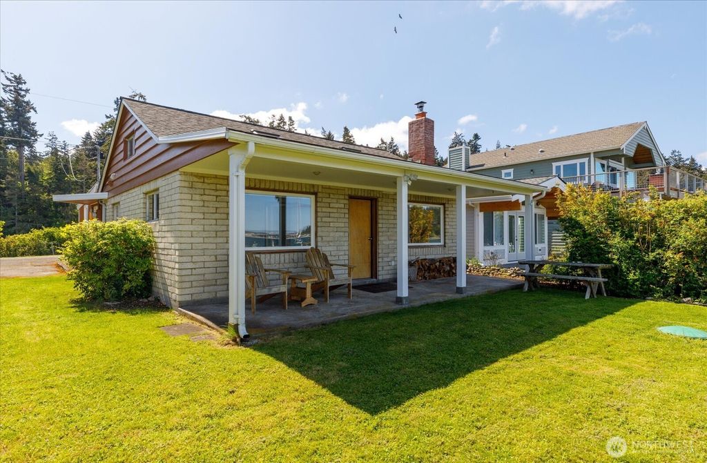 Photo of 301 Snakelum Point Road, Coupeville, WA 98239 (MLS # 2527507)