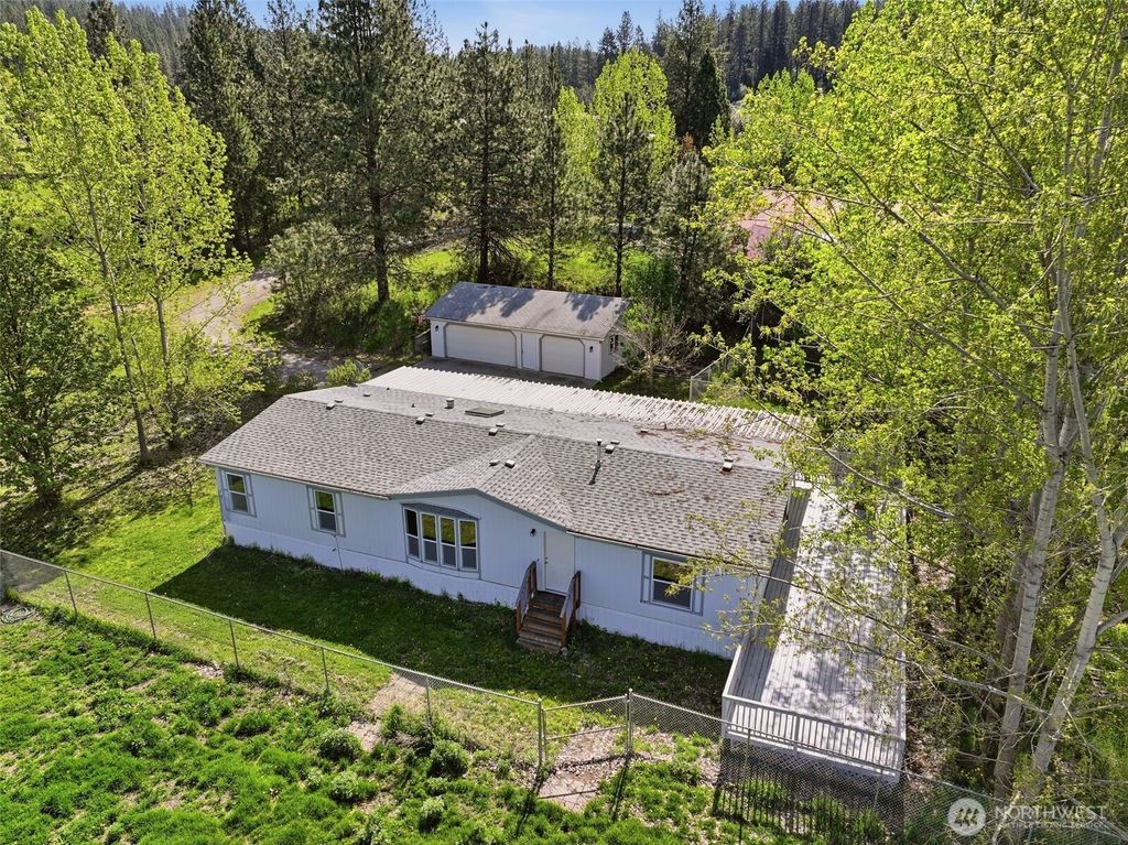 Photo of 8325 N Lindgren Road, Spokane, WA 99217 (MLS # 2518069)