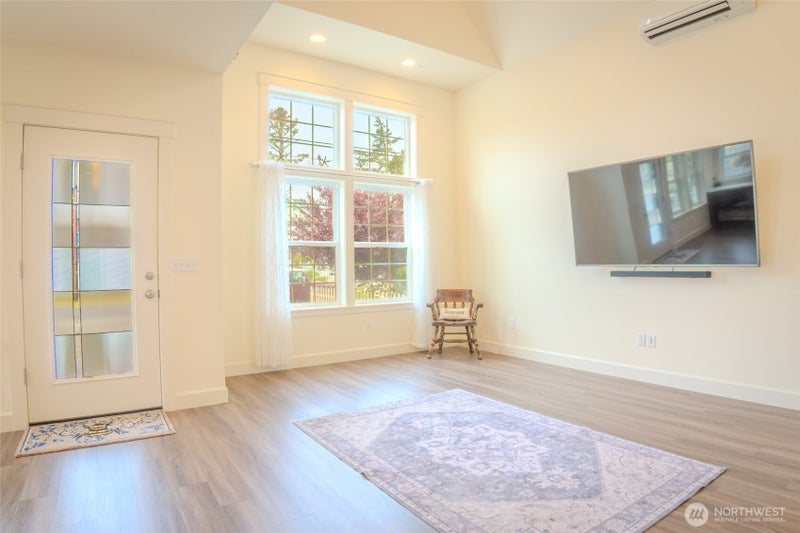 5010 L Place