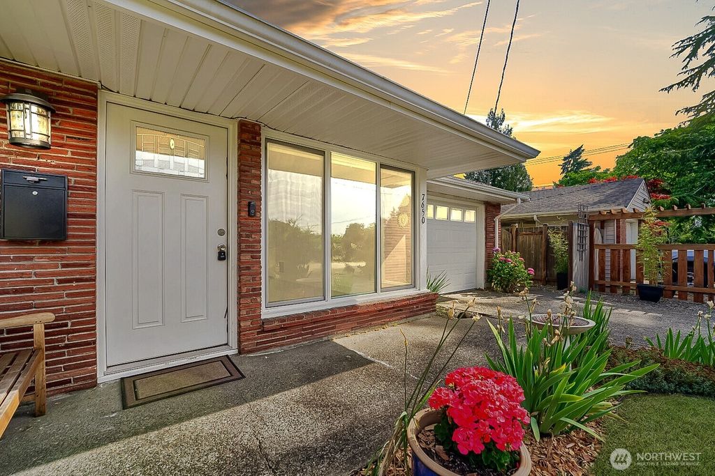 Photo of 7650 S 113th Street, Seattle, WA 98178 (MLS # 2536802)