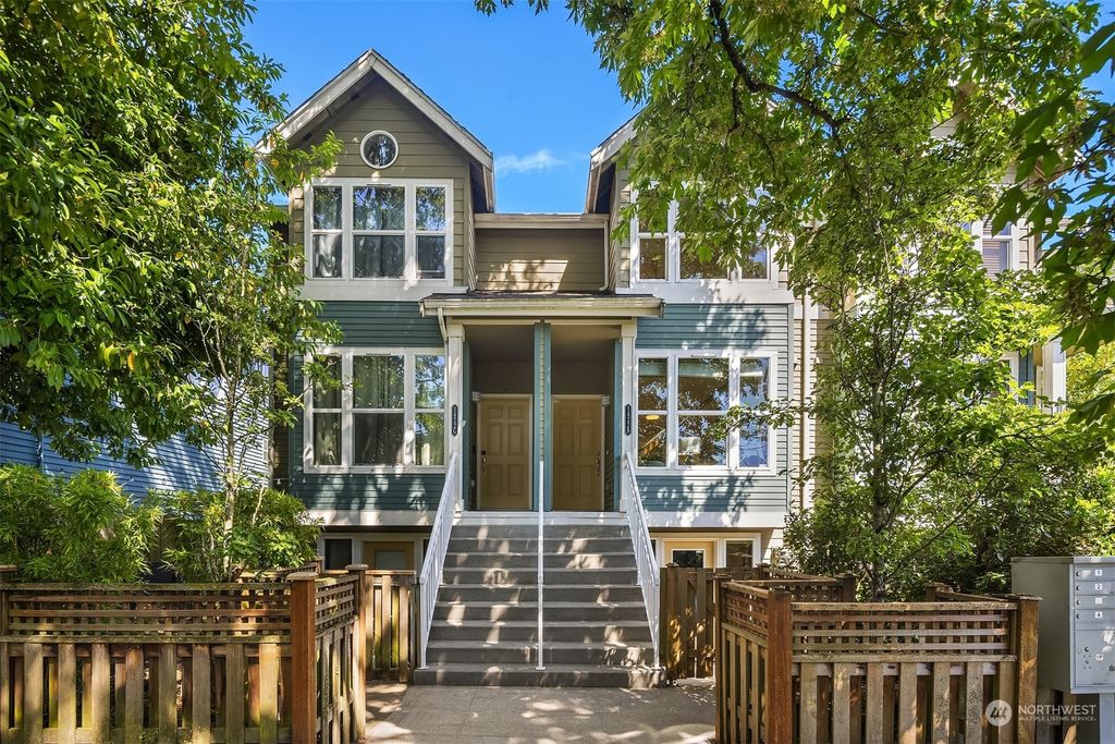 Photo of 1422 18th Avenue #B, Seattle, WA 98122 (MLS # 2256715)