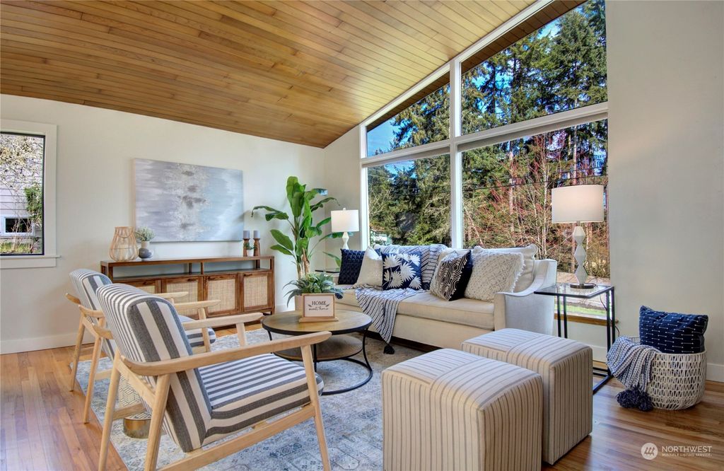 Photo of 1215 NE Perkins Way, Shoreline, WA 98155 (MLS # 2050321)