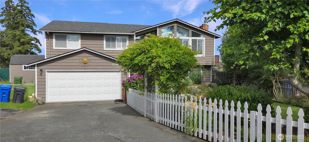 Photo of 178 NW Captain Court, Oak Harbor, WA 98277 (MLS # 2548083)