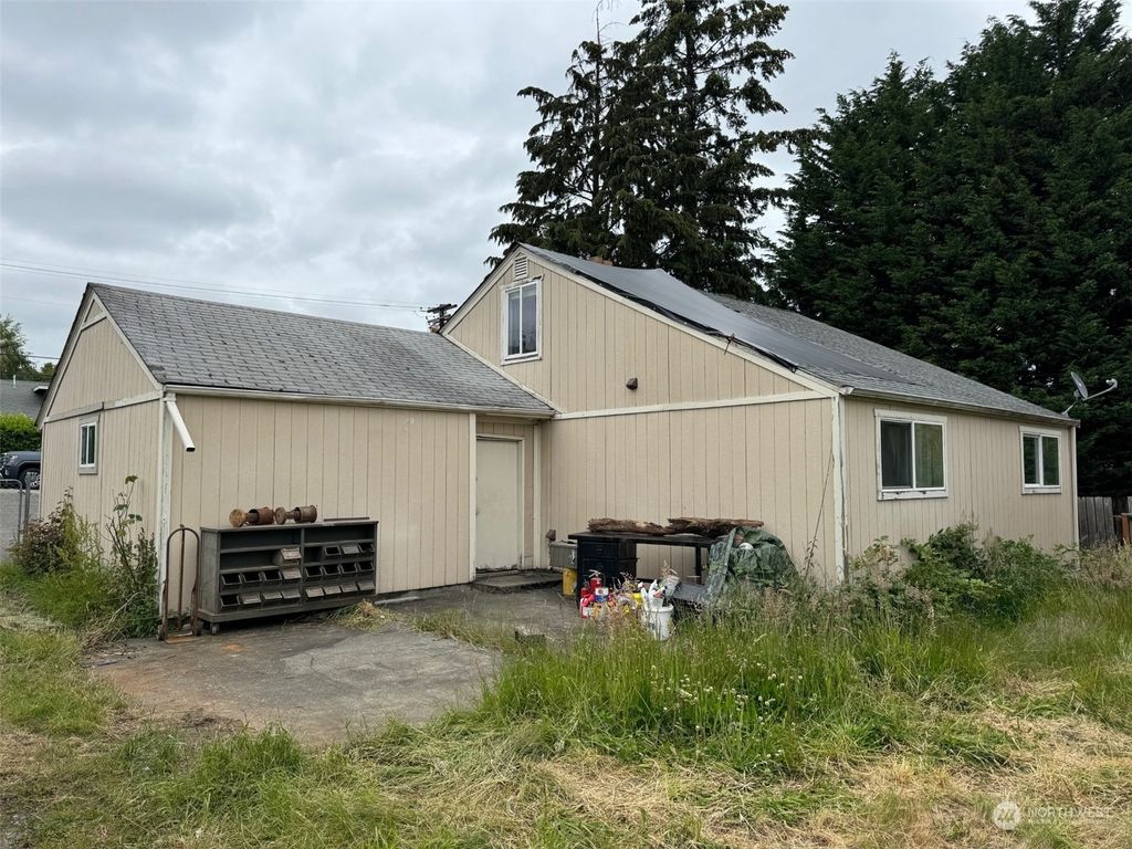 Photo of 5155 S 170th Street, SeaTac, WA 98188 (MLS # 2253012)